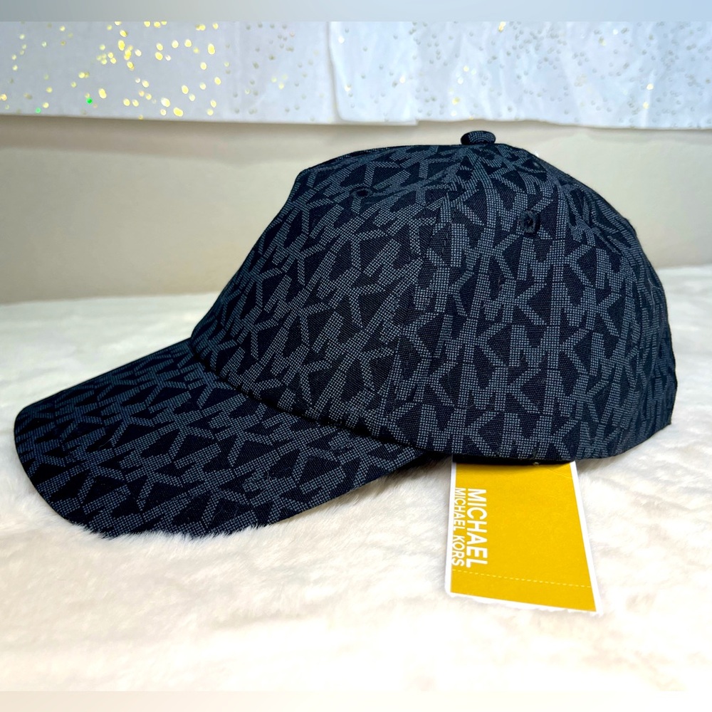 NWT Michael Kors Baseball Style adustable Cap black & grey classic MK monogram